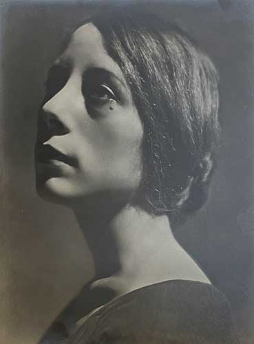 Monna Alfau [Texidor], Vintage matte surface silver print, 1924