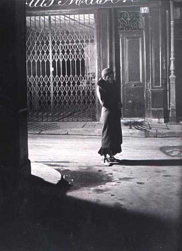 Fille de Joix, Rue Quincampoix, Silver print, Negative 1932; printed ca. 1960